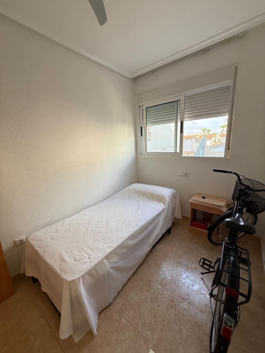 2 quarto Apartamento para venda em Torrevieja com piscina - 135 000 € (Ref: 9511265)