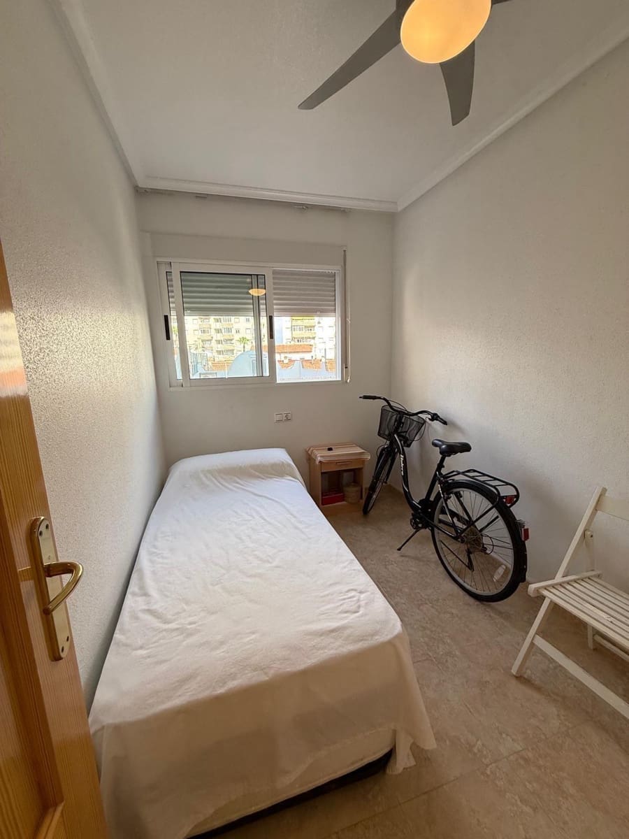 2 quarto Apartamento para venda em Torrevieja com piscina - 135 000 € (Ref: 9511265)