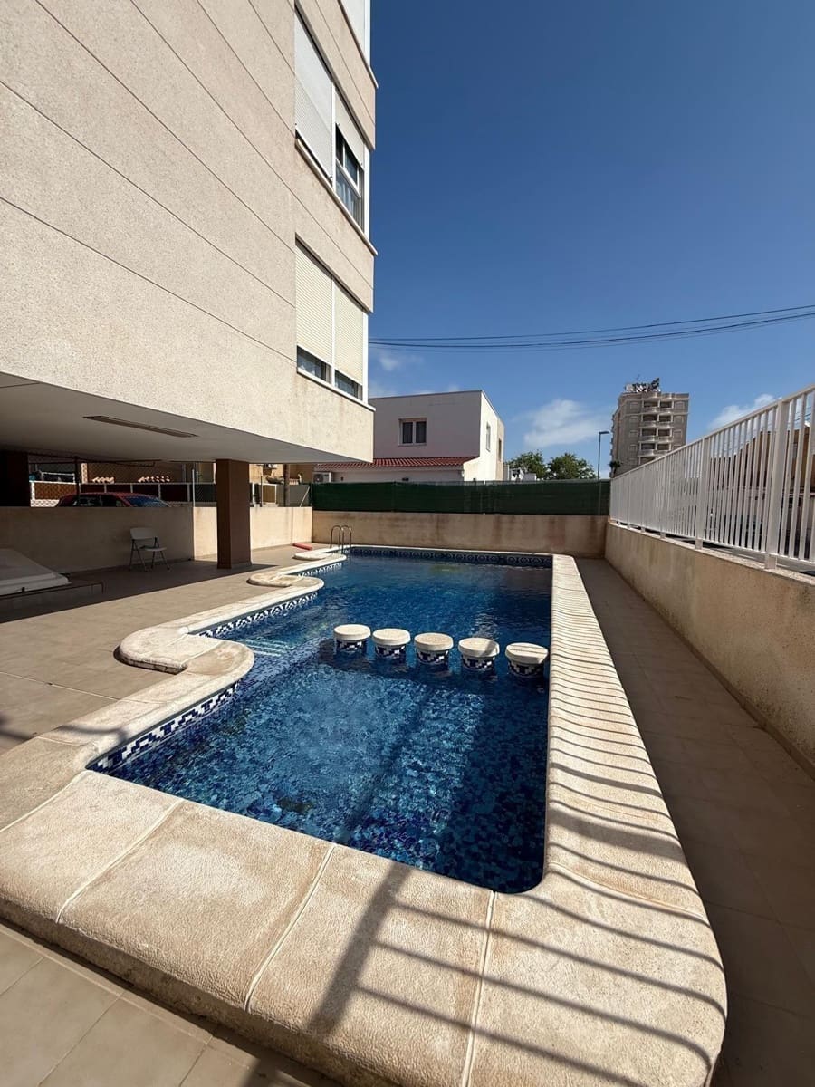 2 quarto Apartamento para venda em Torrevieja com piscina - 135 000 € (Ref: 9511265)