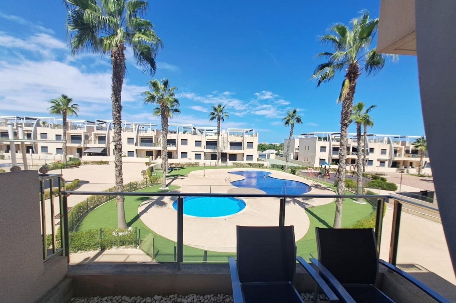 Apartamento de 2 habitaciones en Pilar de la Horadada en venta con piscina - 239.990 € (Ref: 9519213)