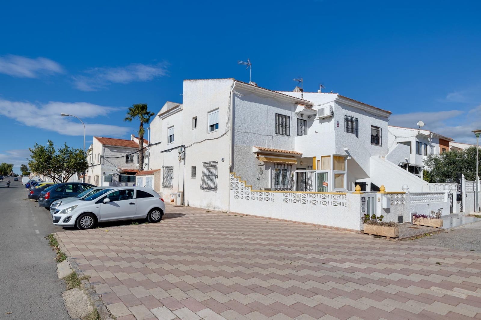 1 quarto Bungalow para venda em Torrevieja - 94 000 € (Ref: 9533637)