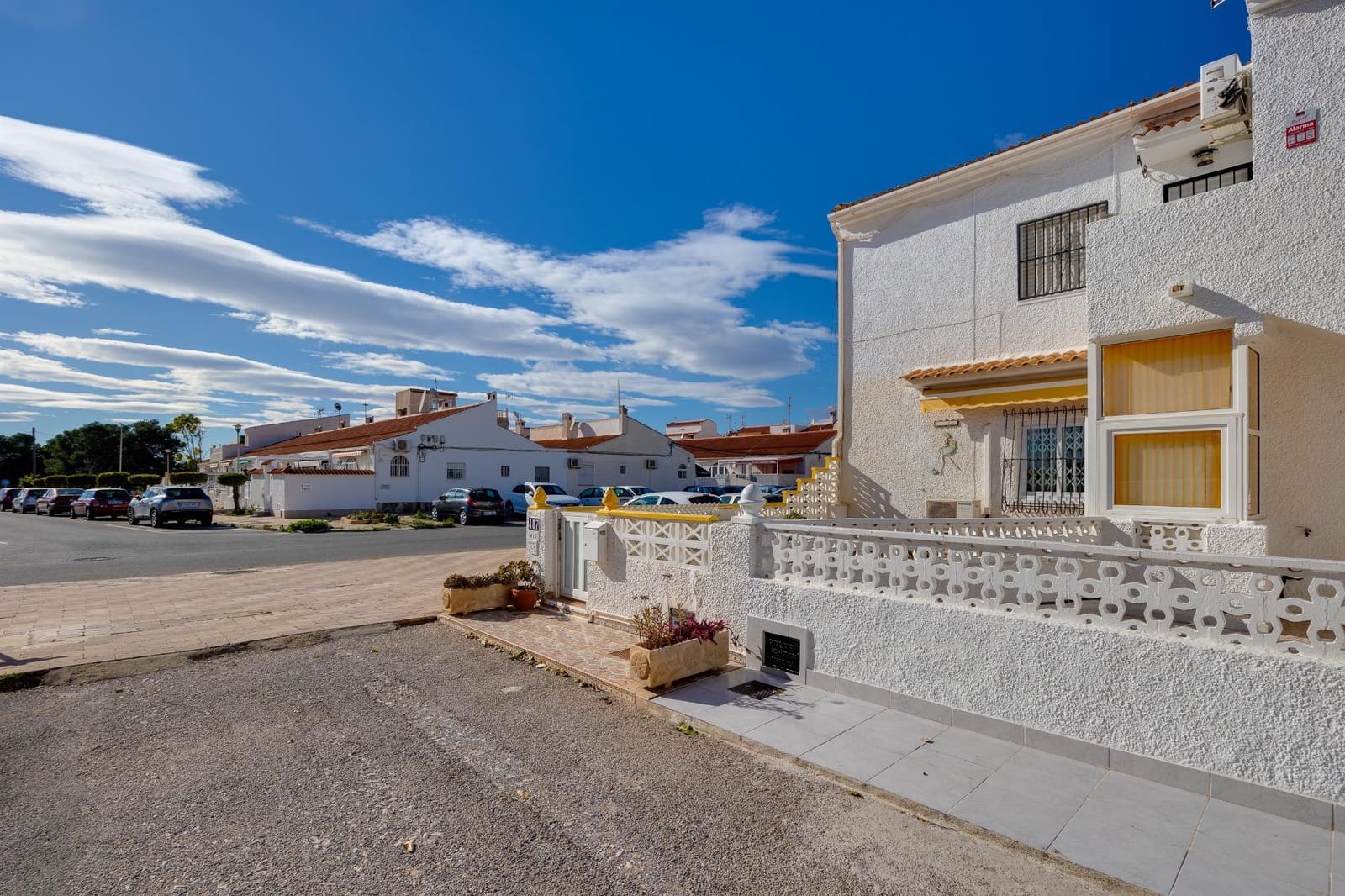 1 quarto Bungalow para venda em Torrevieja - 94 000 € (Ref: 9533637)