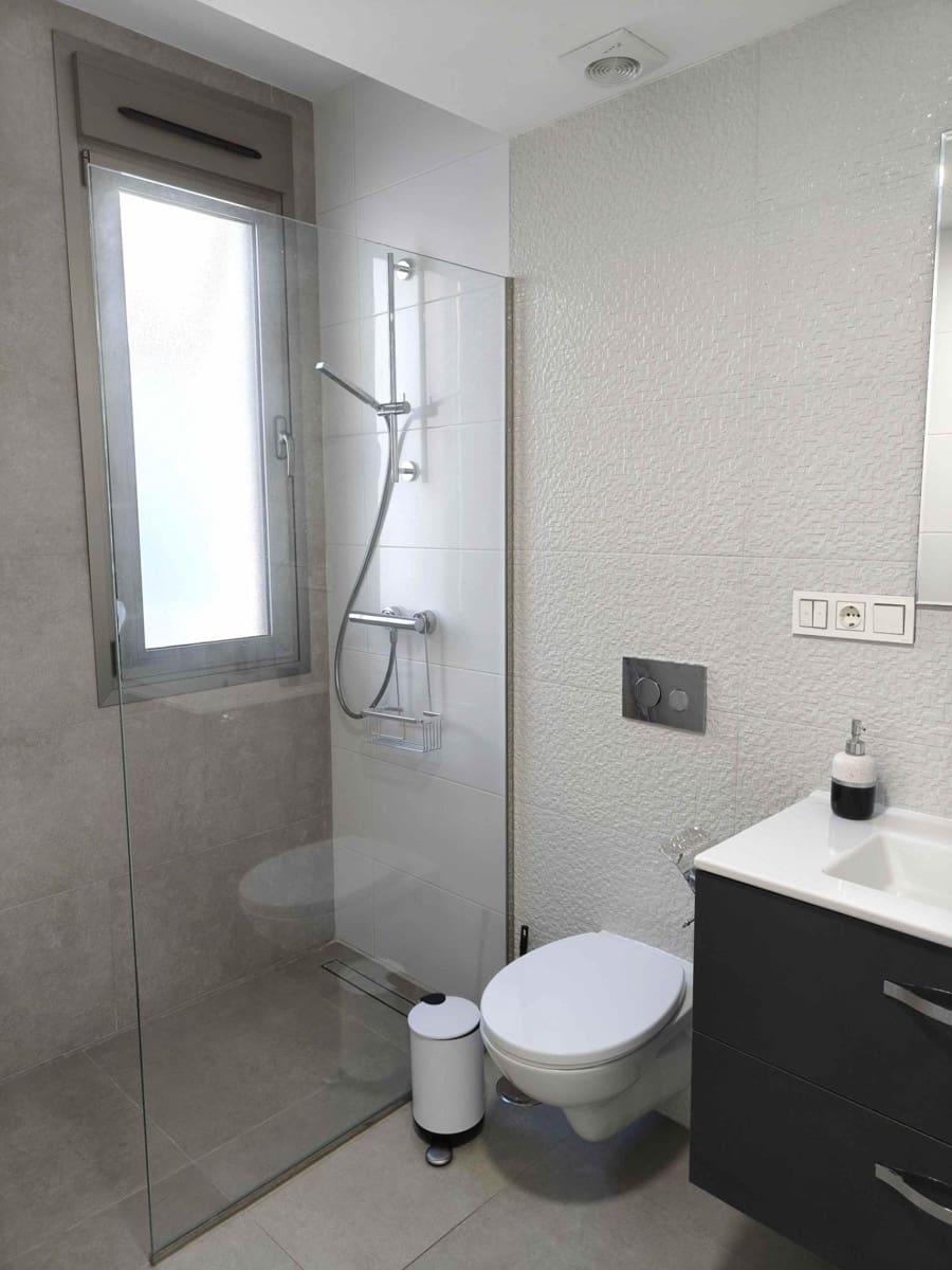 4 quarto Moradia para venda em Villamartin com piscina - 399 000 € (Ref: 9536092)