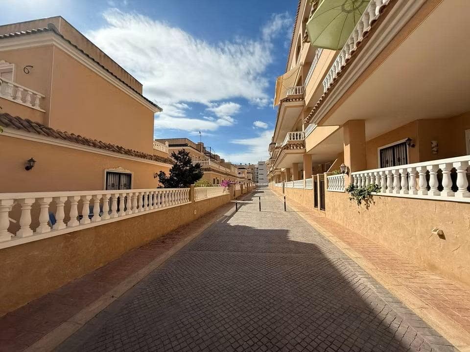 Apartamento de 3 habitaciones en Villamartin en venta con garaje - 242.000 € (Ref: 9548425)
