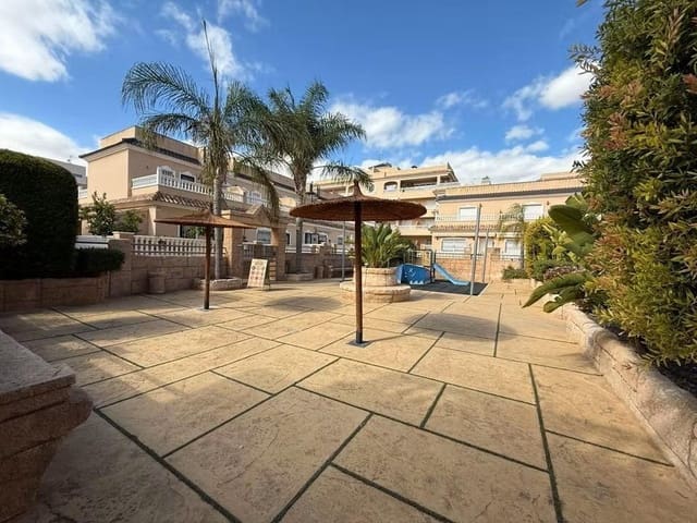 3 Zimmer Apartment zu verkaufen in Villamartin, Orihuela mit Garage - 242.000 € (Ref: 9548425)