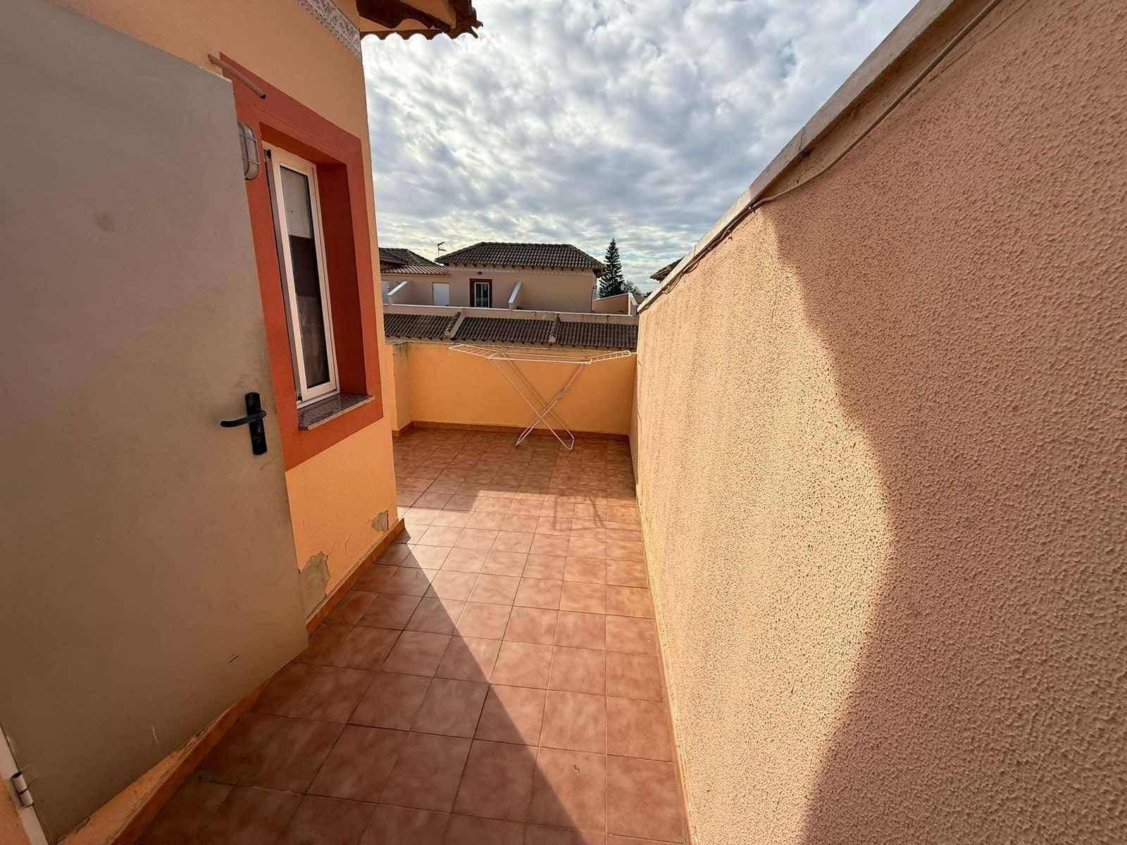 2 Zimmer Reihenhaus zu verkaufen in Torrevieja mit Pool - 144.000 € (Ref: 9562065)