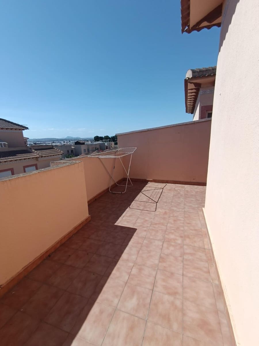 2 soveværelse Rækkehus til salg i Torrevieja med swimmingpool - € 129.990 (Ref: 9562065)