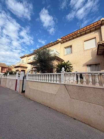 2 soveværelse Rækkehus til salg i Torrevieja med swimmingpool - € 129.990 (Ref: 9562065)