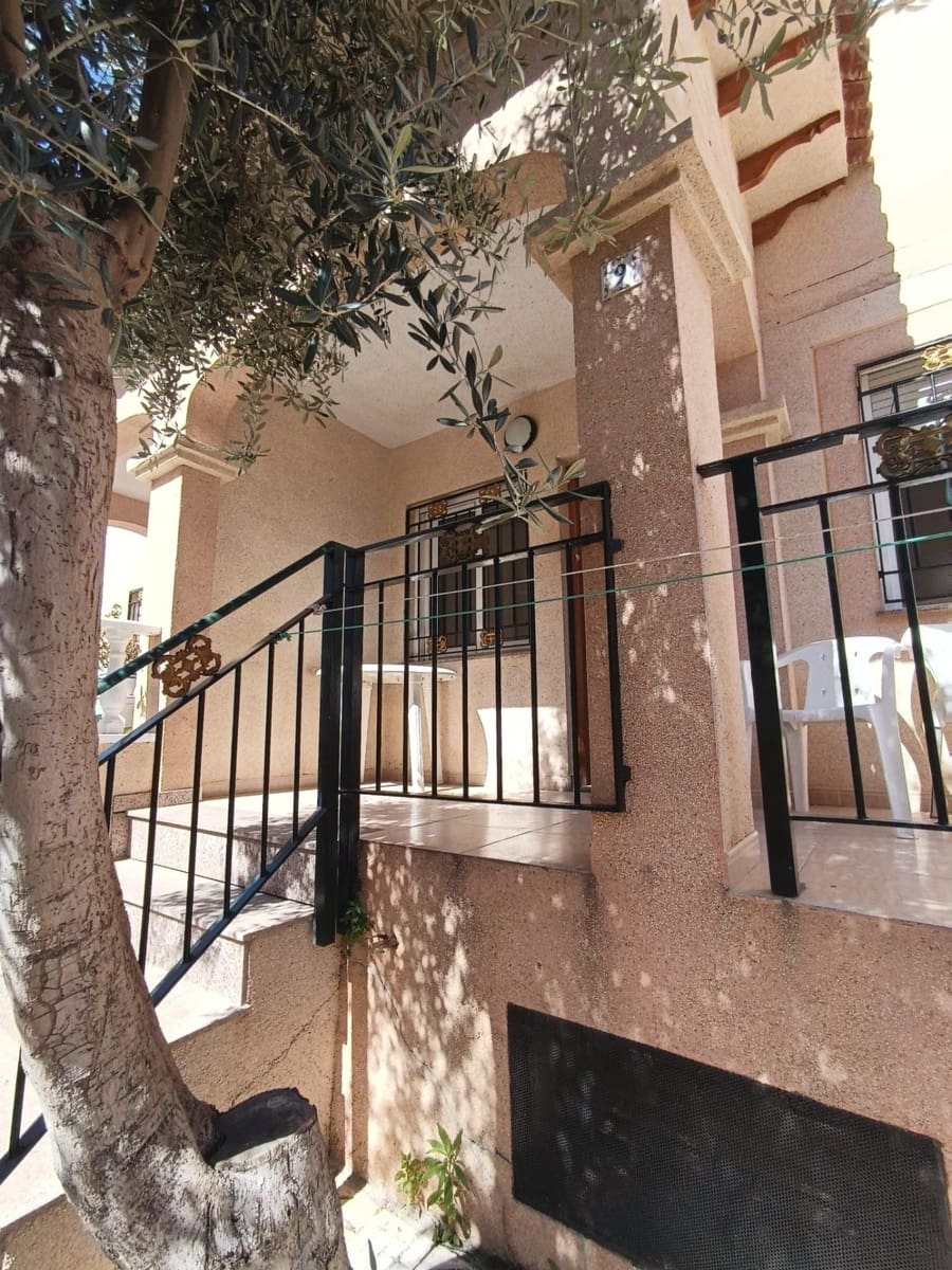 2 soveværelse Rækkehus til salg i Torrevieja med swimmingpool - € 129.990 (Ref: 9562065)