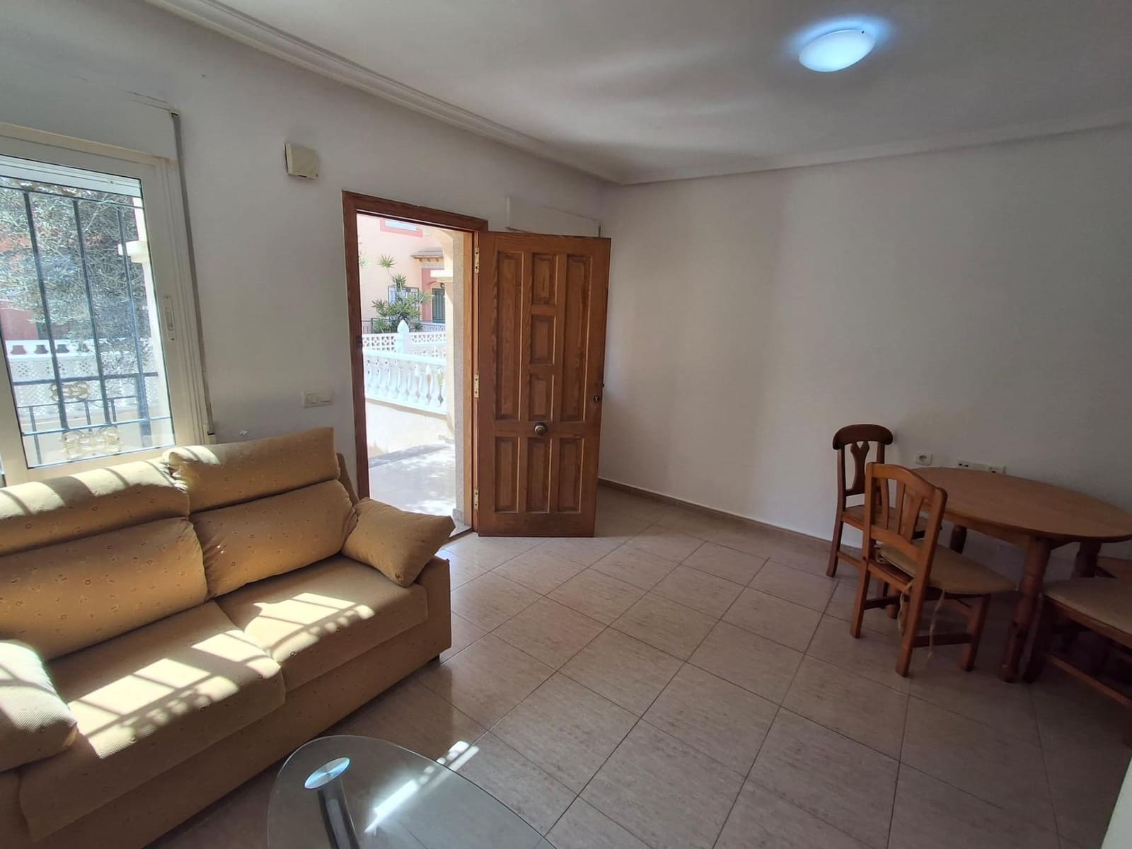 2 soveværelse Rækkehus til salg i Torrevieja med swimmingpool - € 129.990 (Ref: 9562065)