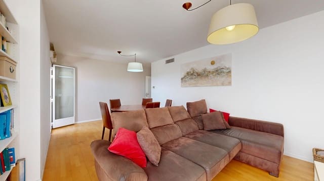 3 makuuhuone Huoneisto myytävänä paikassa San Vicente / Sant Vicent del Raspeig mukana uima-altaan 
autotalli - 299 900 € (Ref: 9569004)