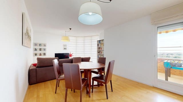 3 makuuhuone Huoneisto myytävänä paikassa San Vicente / Sant Vicent del Raspeig mukana uima-altaan 
autotalli - 299 900 € (Ref: 9569004)