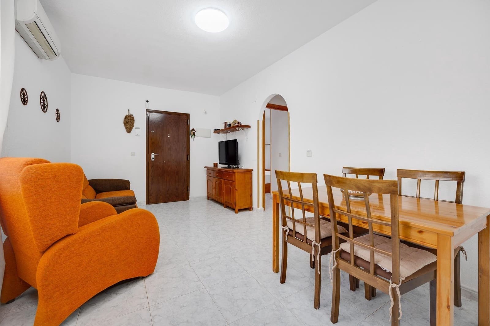 Apartamento de 2 habitaciones en Torrevieja en venta con piscina - 169.990 € (Ref: 9583065)