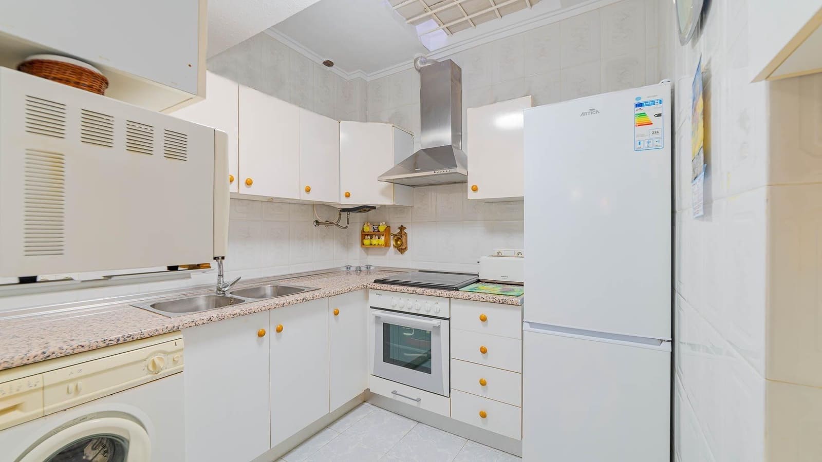 2 bedroom Terraced Villa for sale in Torrevieja - € 119,999 (Ref: 9599688)