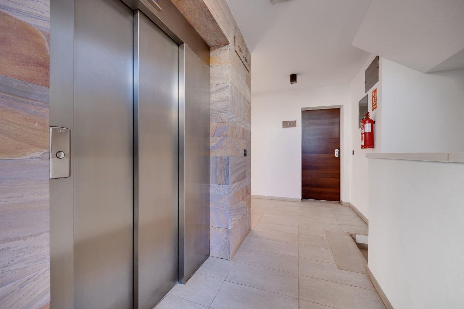 Bungalow de 3 habitaciones en Campoamor en venta con piscina garaje - 450.000 € (Ref: 9619497)