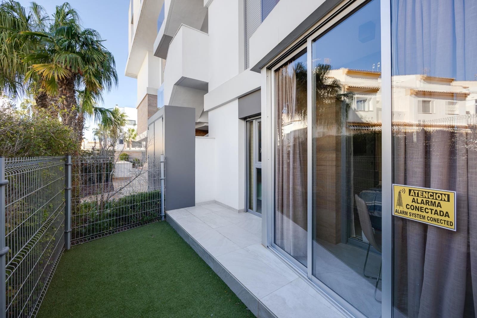 Bungalow de 3 habitaciones en Campoamor en venta con piscina garaje - 450.000 € (Ref: 9619497)