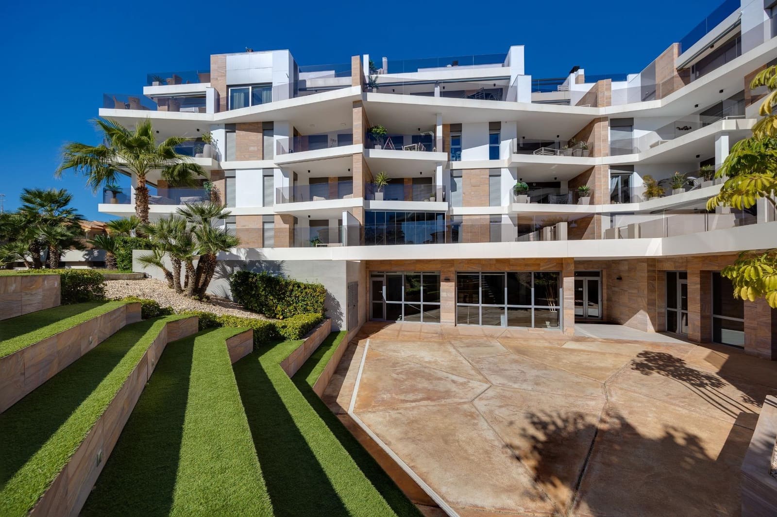 Bungalow de 3 habitaciones en Campoamor en venta con piscina garaje - 450.000 € (Ref: 9619497)