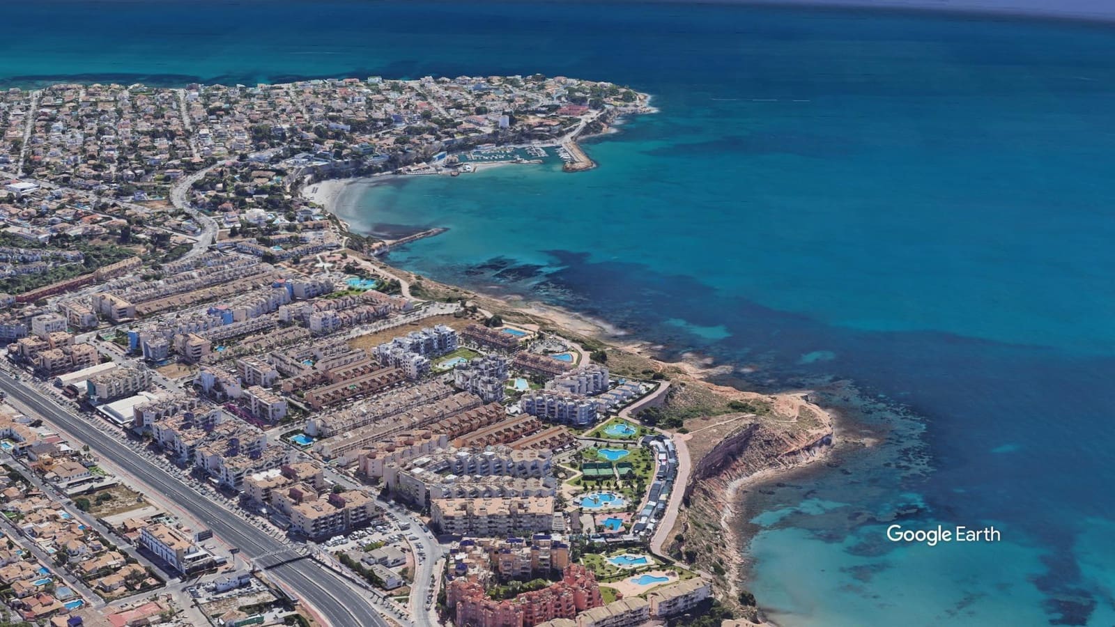 Bungalow de 3 habitaciones en Campoamor en venta con piscina garaje - 450.000 € (Ref: 9619497)