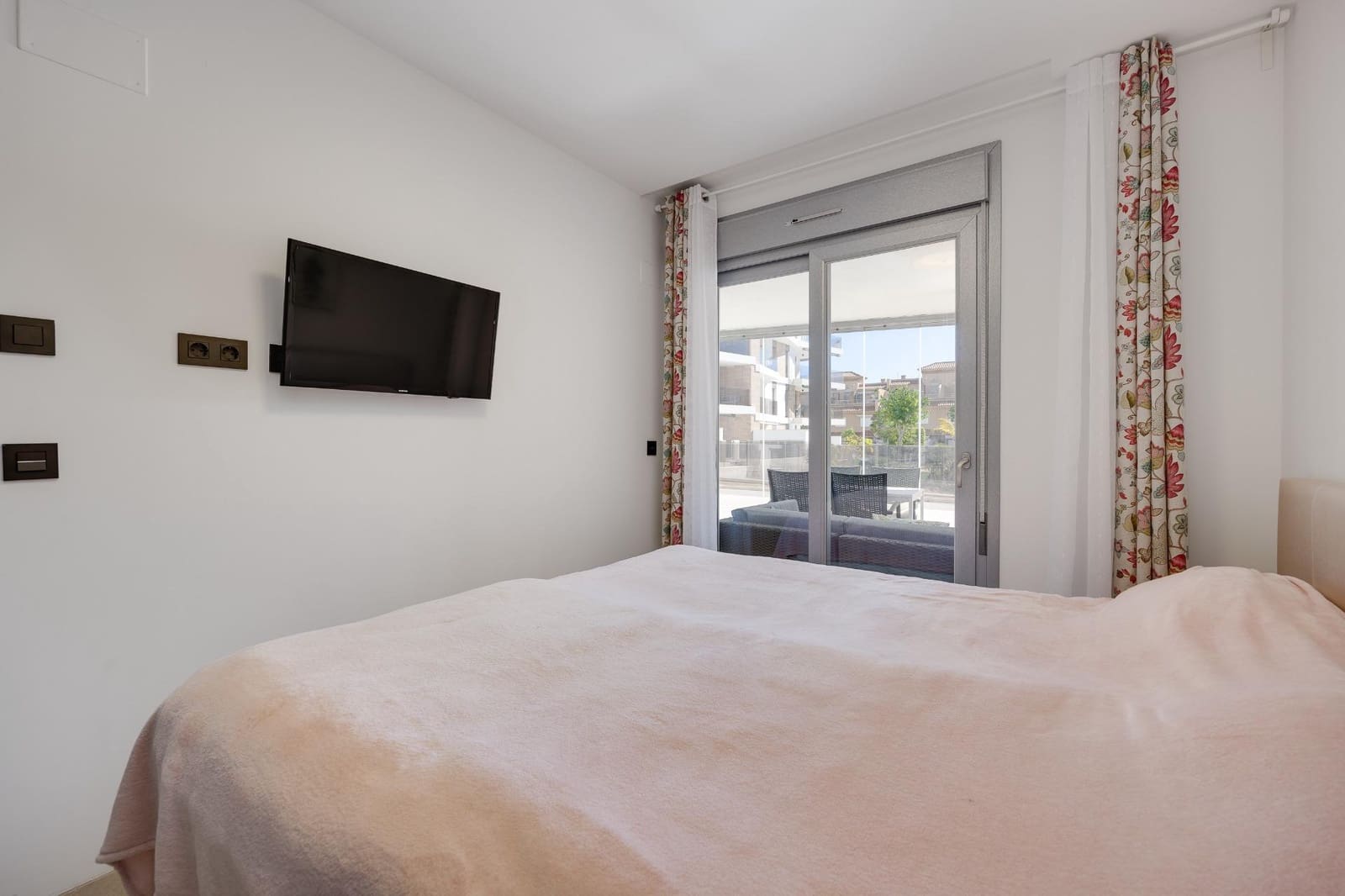 Bungalow de 3 habitaciones en Campoamor en venta con piscina garaje - 450.000 € (Ref: 9619497)