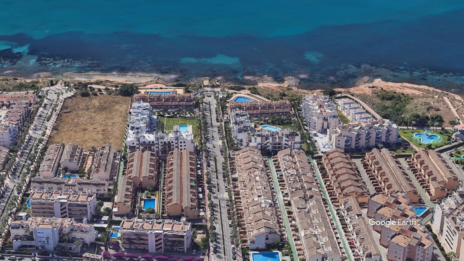 Bungalow de 3 habitaciones en Campoamor en venta con piscina garaje - 450.000 € (Ref: 9619497)