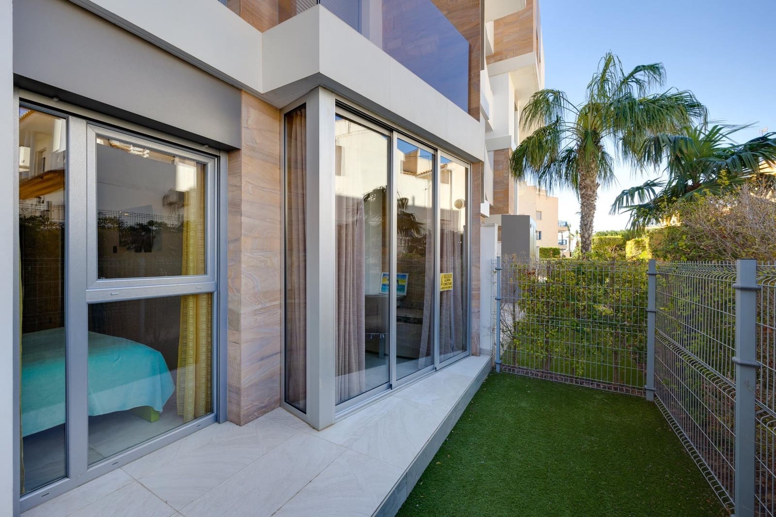 Bungalow de 3 habitaciones en Campoamor en venta con piscina garaje - 450.000 € (Ref: 9619497)