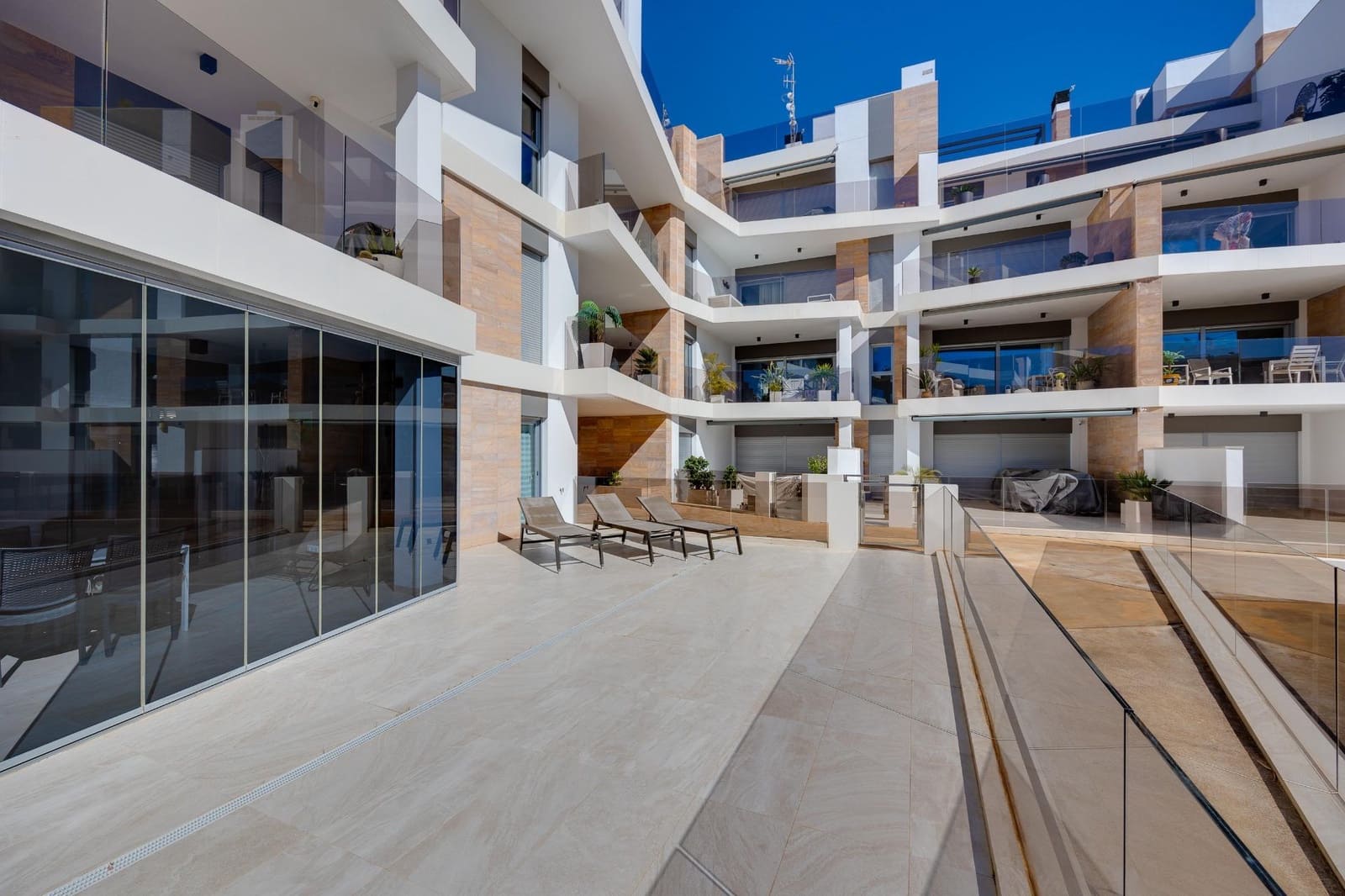 3 bedroom Bungalow for sale in Campoamor with pool garage - € 450,000 (Ref: 9619497)