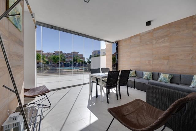 Bungalow de 3 habitaciones en Campoamor, Orihuela en venta con piscina garaje - 450.000 € (Ref: 9619497)