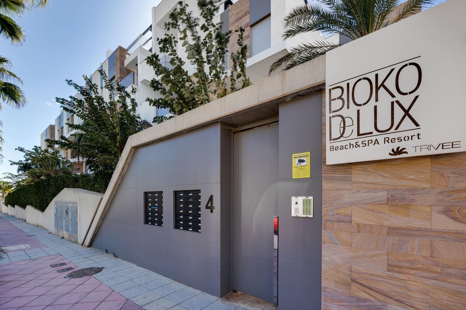 3 bedroom Bungalow for sale in Campoamor with pool garage - € 450,000 (Ref: 9619497)