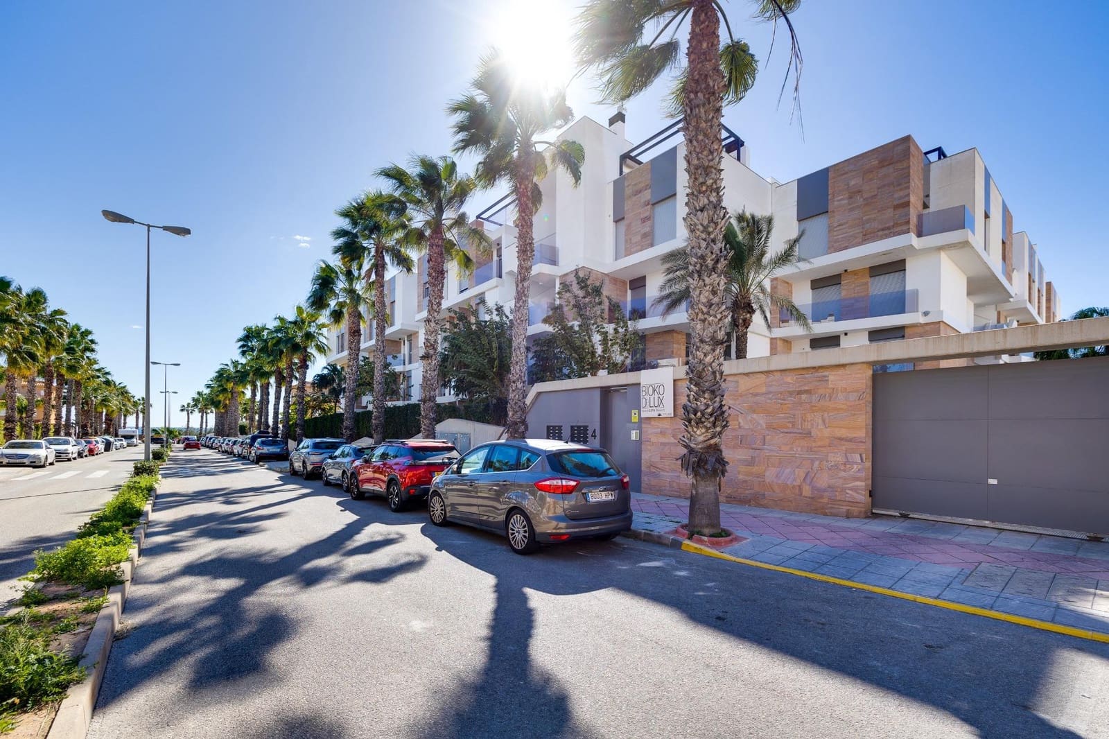 3 bedroom Bungalow for sale in Campoamor with pool garage - € 450,000 (Ref: 9619497)