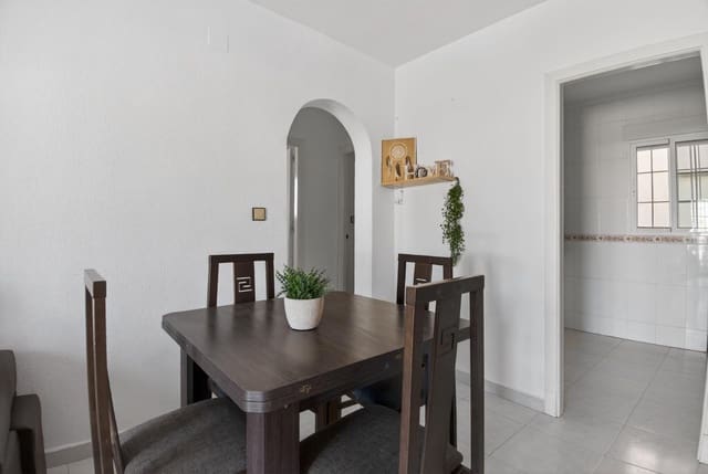 2 bedroom Bungalow for sale in Torrevieja with pool - € 135,000 (Ref: 9630283)