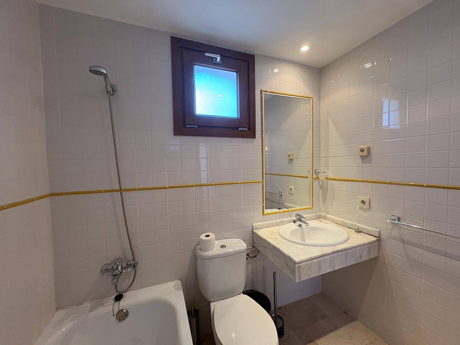 2 bedroom Apartment for sale in Punta Prima with pool garage - € 260,000 (Ref: 9630284)