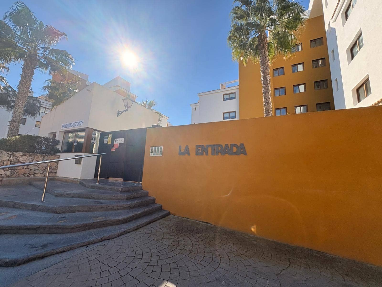 2 bedroom Apartment for sale in Punta Prima with pool garage - € 260,000 (Ref: 9630284)