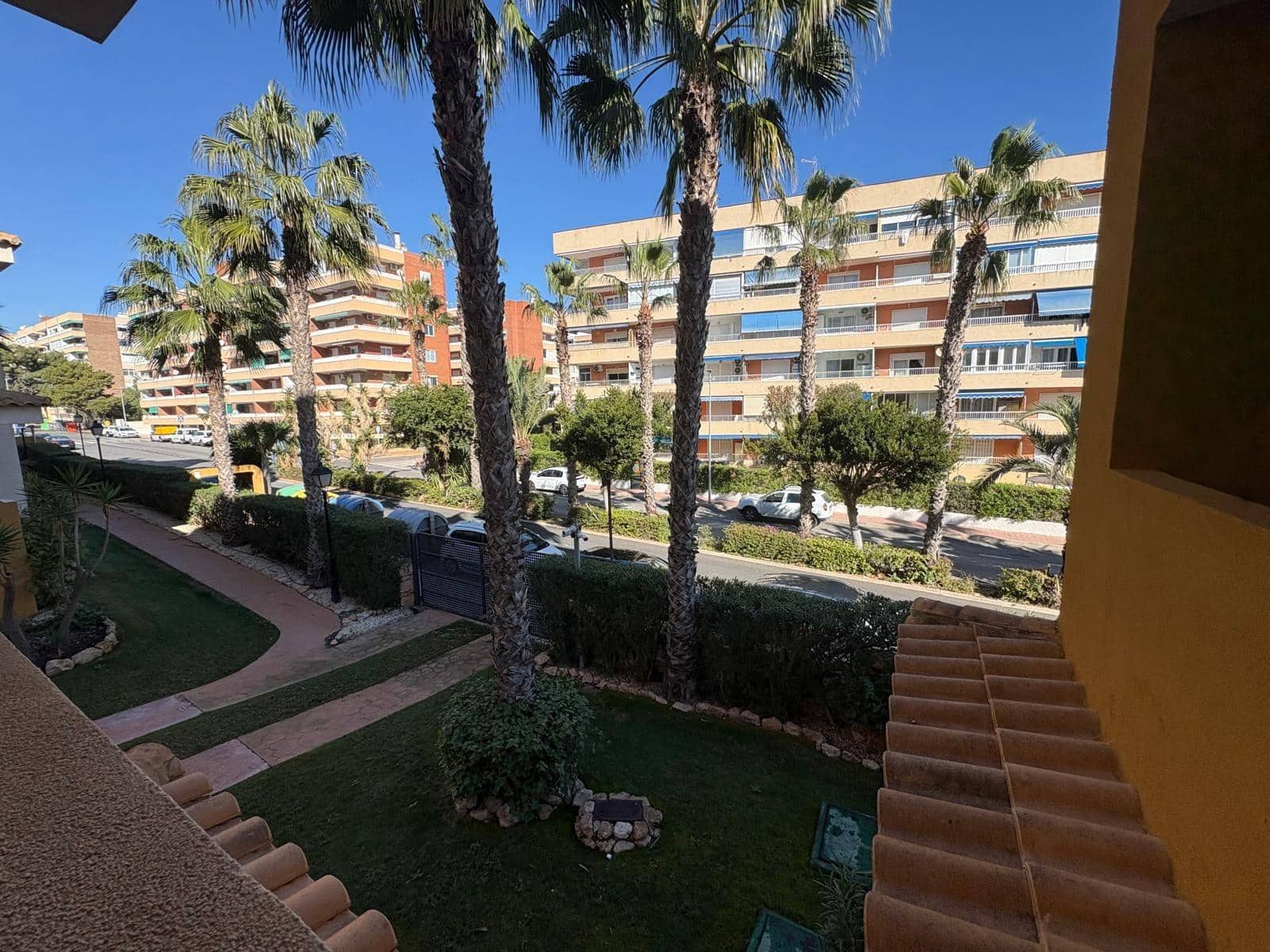 2 bedroom Apartment for sale in Punta Prima with pool garage - € 260,000 (Ref: 9630284)