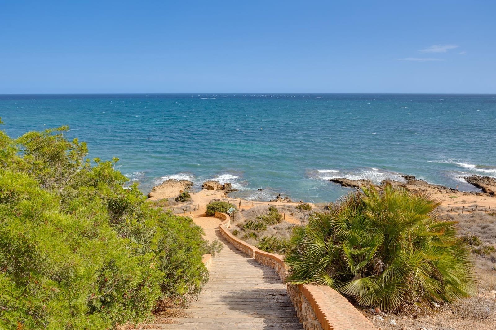 2 bedroom Apartment for sale in Punta Prima with pool garage - € 260,000 (Ref: 9630284)