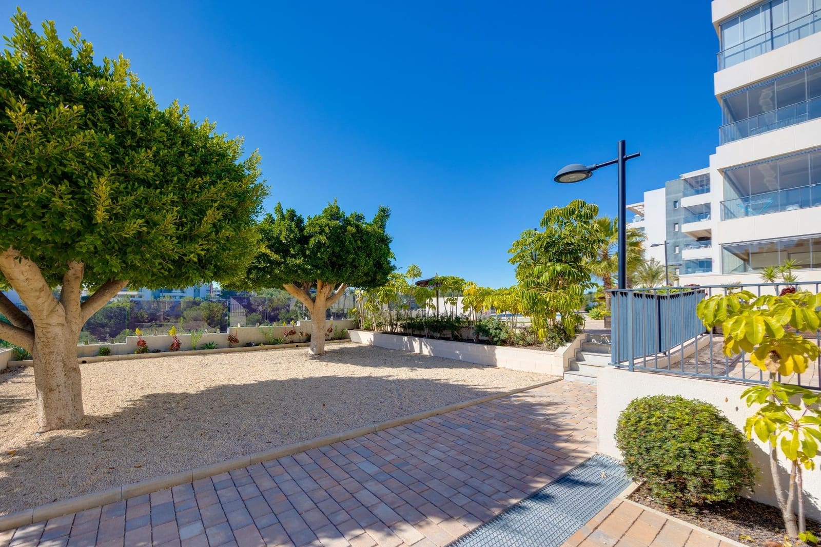 2 bedroom Apartment for sale in Villamartin with pool garage - € 279,000 (Ref: 9634512)