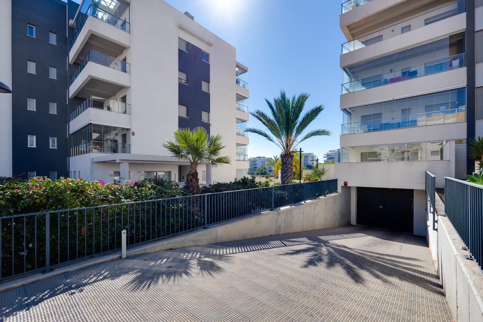 2 makuuhuone Huoneisto myytävänä paikassa Villamartin mukana uima-altaan 
autotalli - 269 000 € (Ref: 9634512)