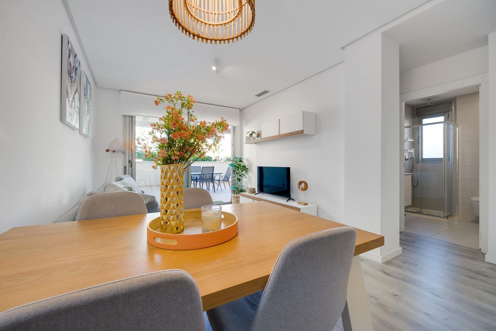 2 soverom Leilighet til salgs i Villamartin med svømmebasseng garasje - € 275 000 (Ref: 9634512)
