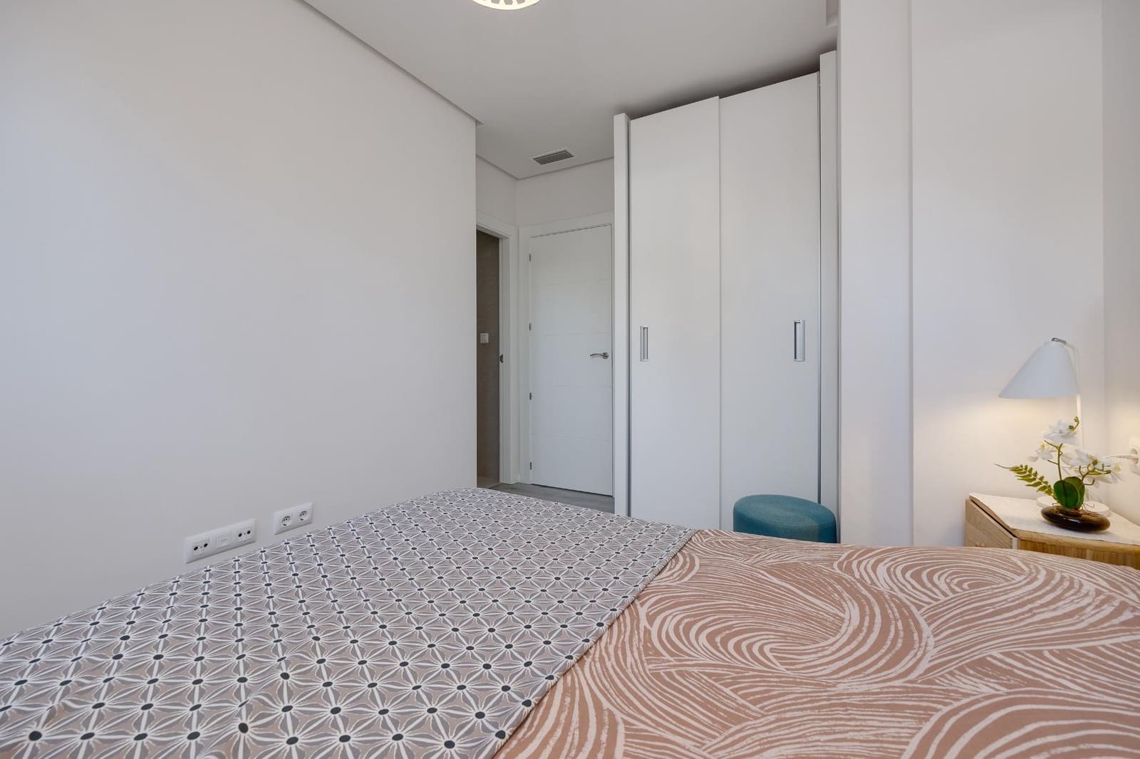 2 soverom Leilighet til salgs i Villamartin med svømmebasseng garasje - € 275 000 (Ref: 9634512)
