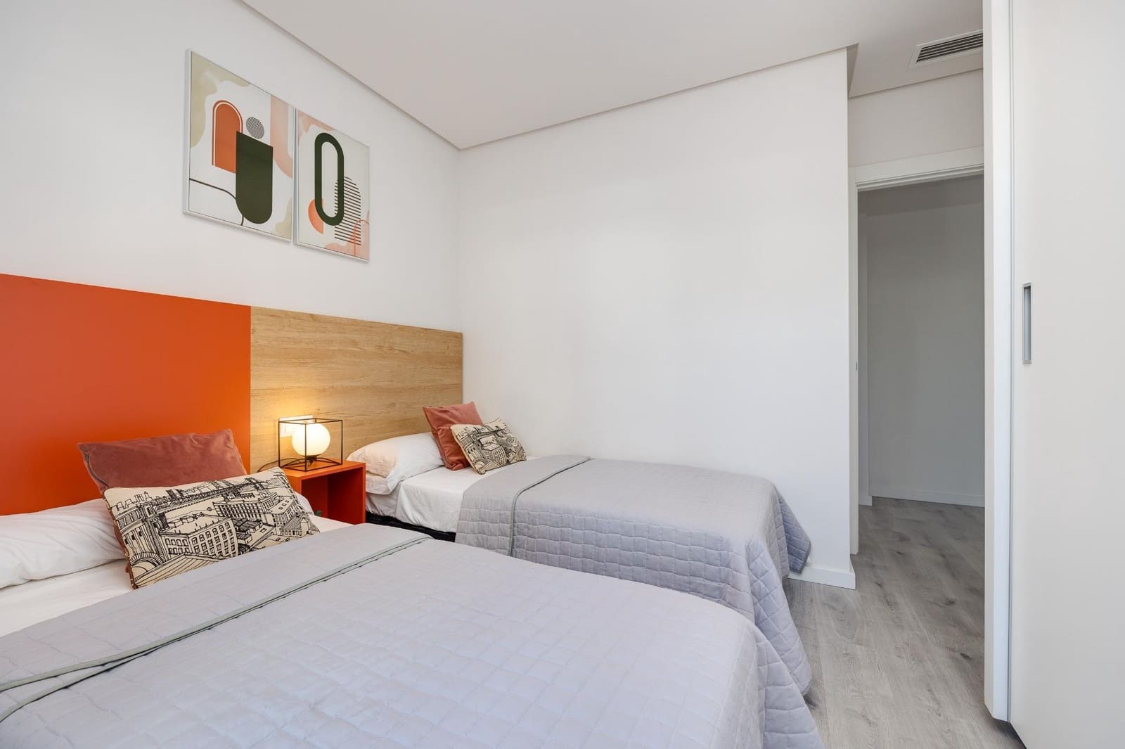 2 soverom Leilighet til salgs i Villamartin med svømmebasseng garasje - € 275 000 (Ref: 9634512)