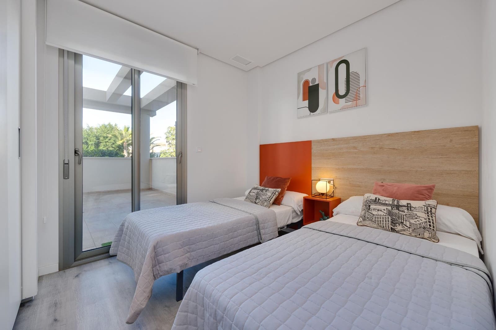 2 soverom Leilighet til salgs i Villamartin med svømmebasseng garasje - € 275 000 (Ref: 9634512)