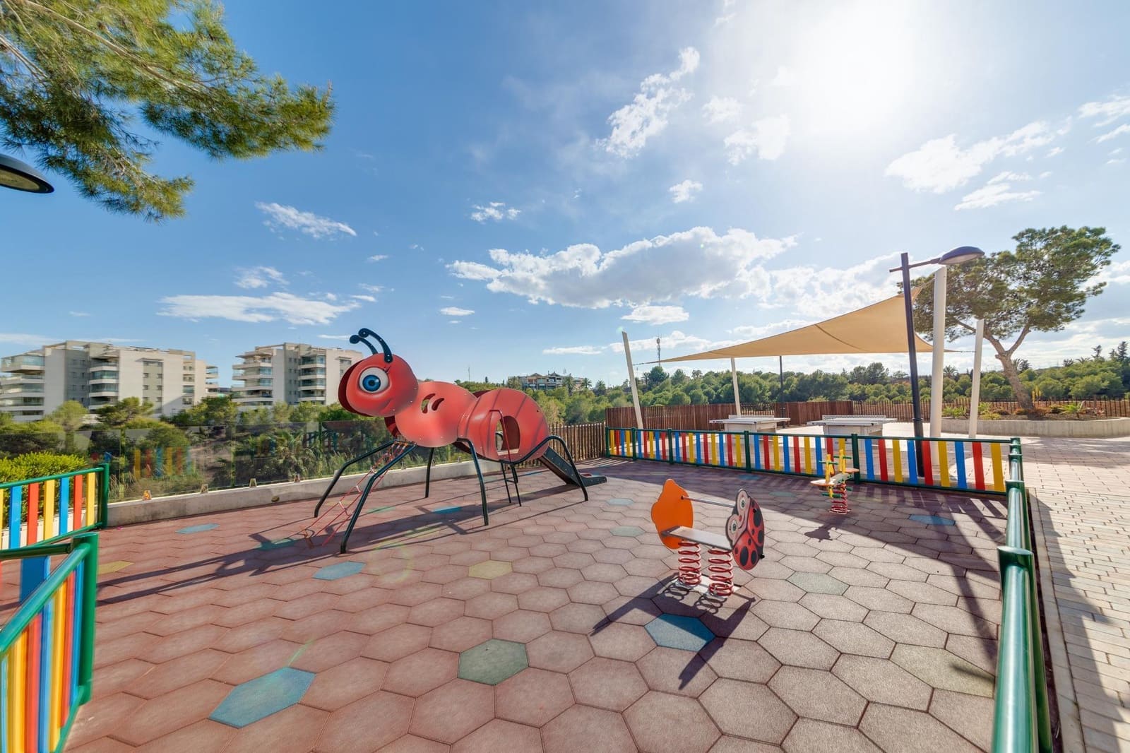 2 soverom Leilighet til salgs i Villamartin med svømmebasseng garasje - € 275 000 (Ref: 9634512)