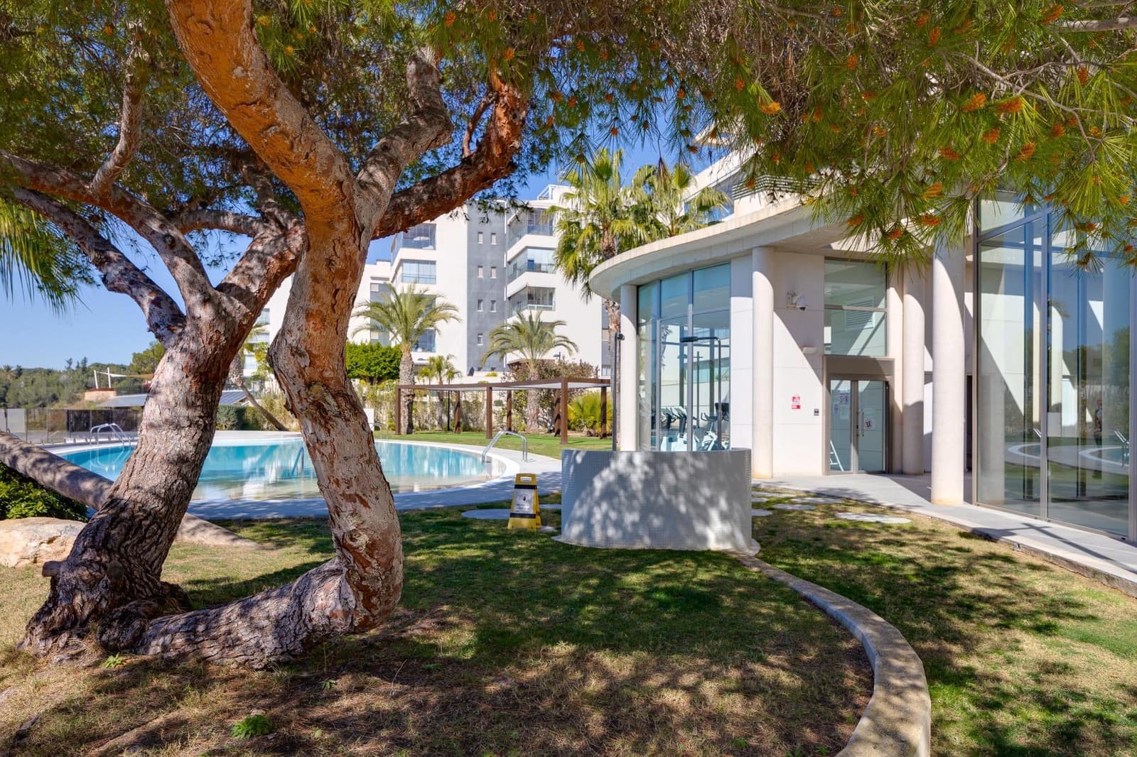 2 soverom Leilighet til salgs i Villamartin med svømmebasseng garasje - € 275 000 (Ref: 9634512)