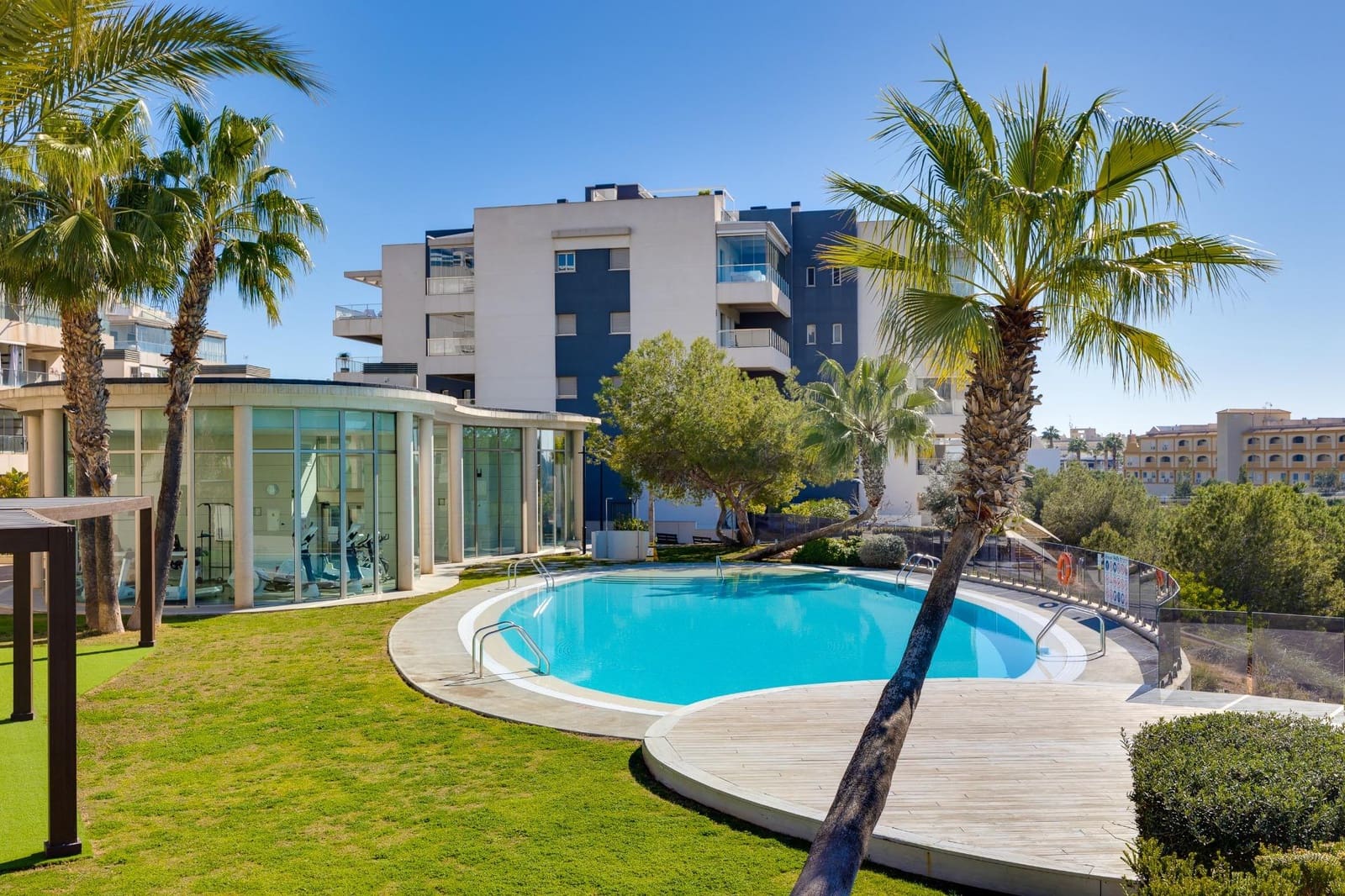 2 soverom Leilighet til salgs i Villamartin med svømmebasseng garasje - € 275 000 (Ref: 9634512)