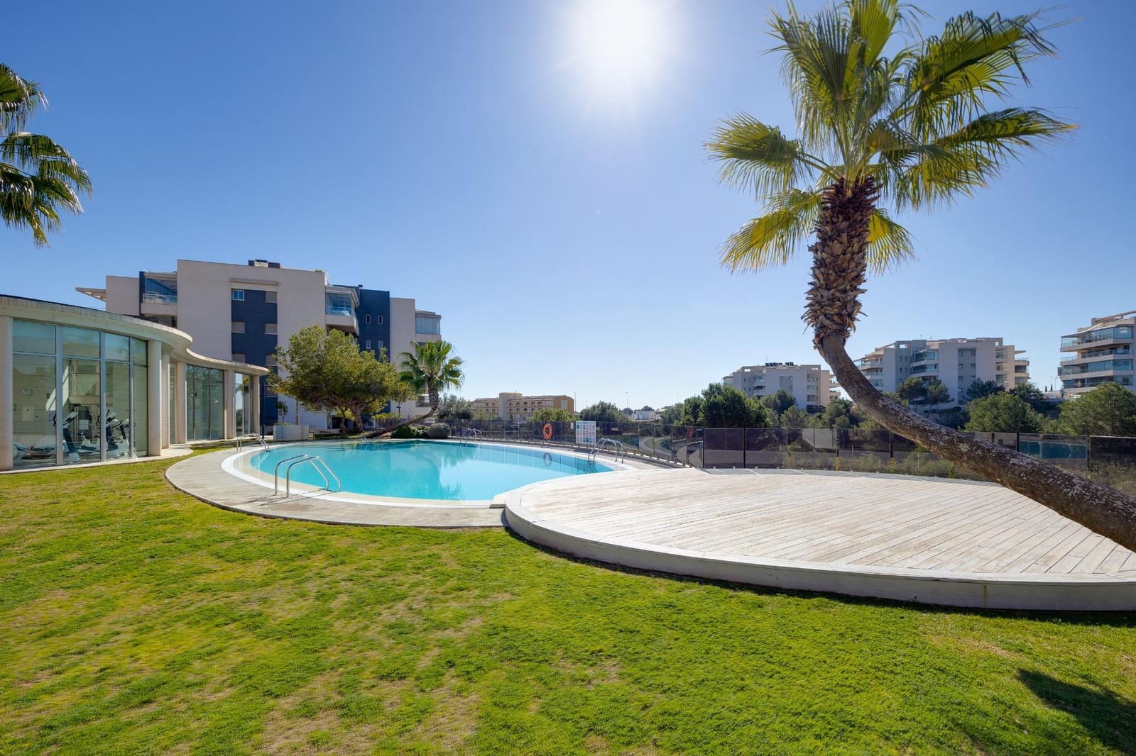 2 soverom Leilighet til salgs i Villamartin med svømmebasseng garasje - € 275 000 (Ref: 9634512)