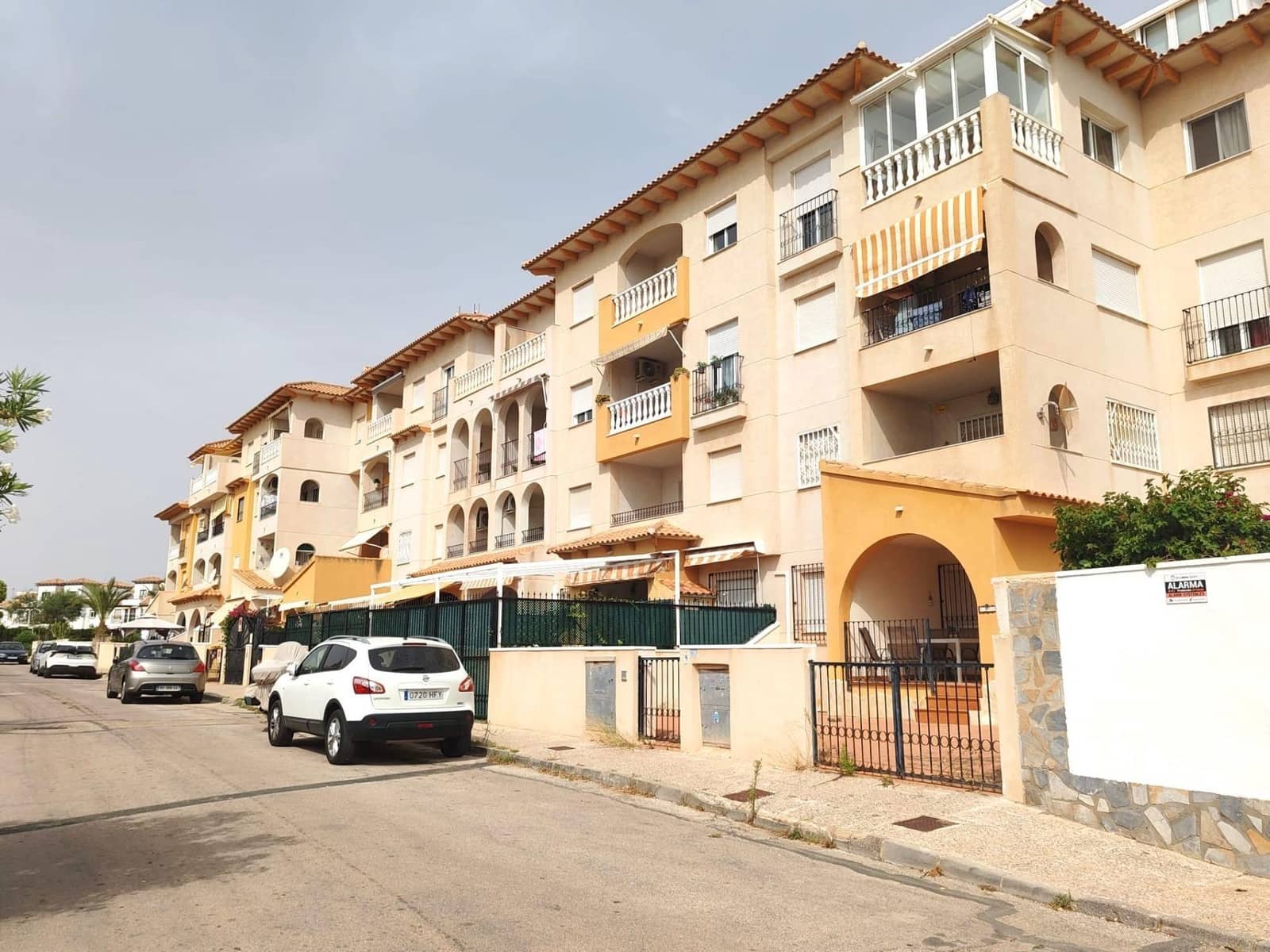 2 soveværelse Lejlighed til salg i La Zenia med swimmingpool - € 198.000 (Ref: 9645242)