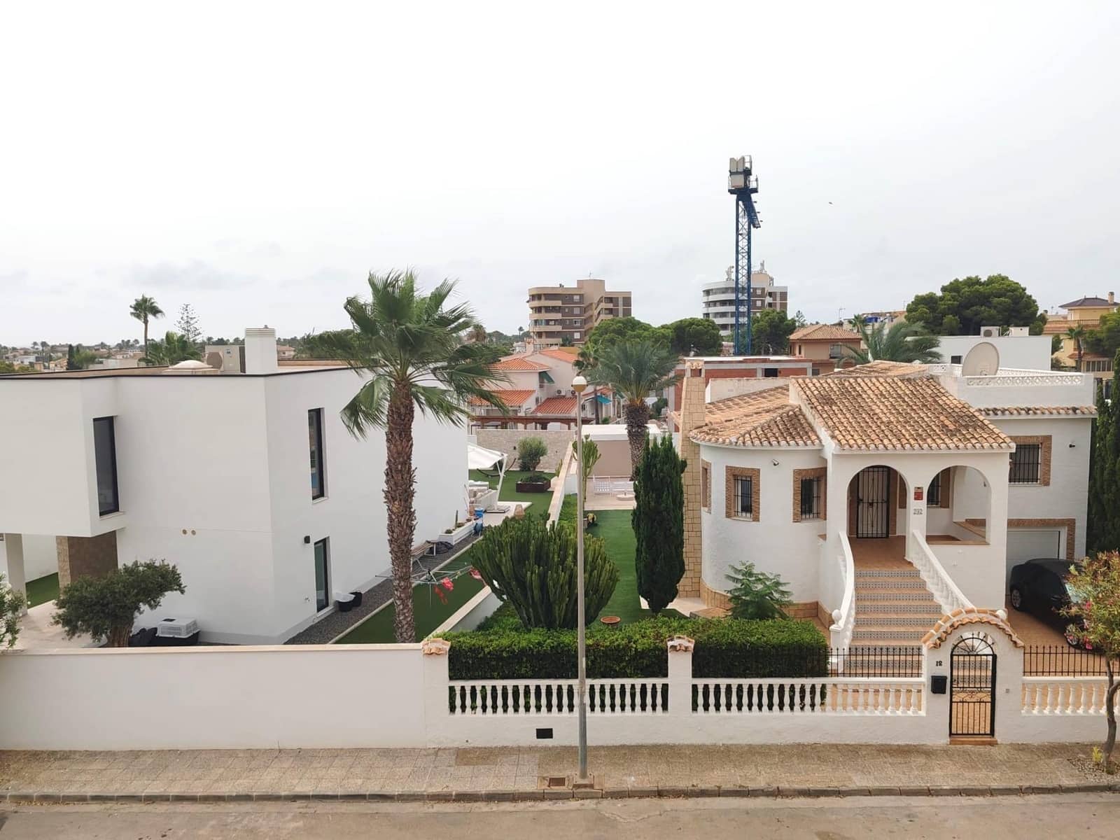 2 soverom Leilighet til salgs i La Zenia med svømmebasseng garasje - € 198 000 (Ref: 9645242)