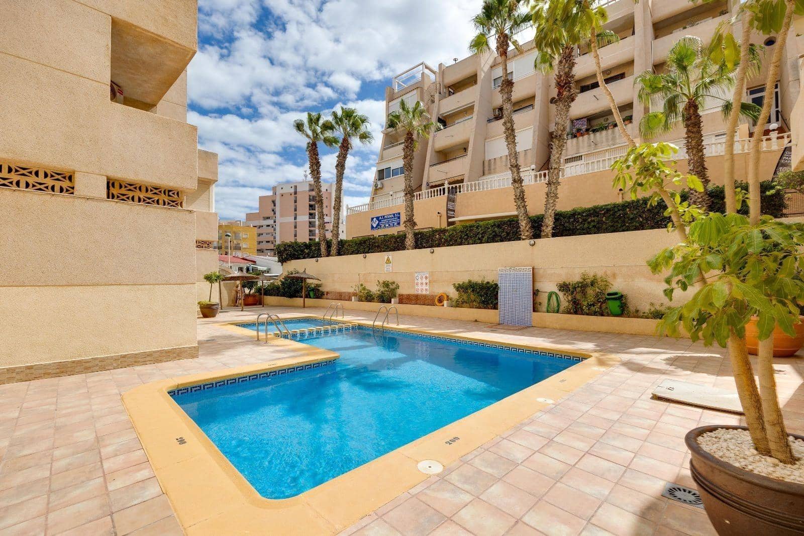 1 soverom Strandleiligheter til salgs i Torrevieja - € 145 000 (Ref: 9686763)
