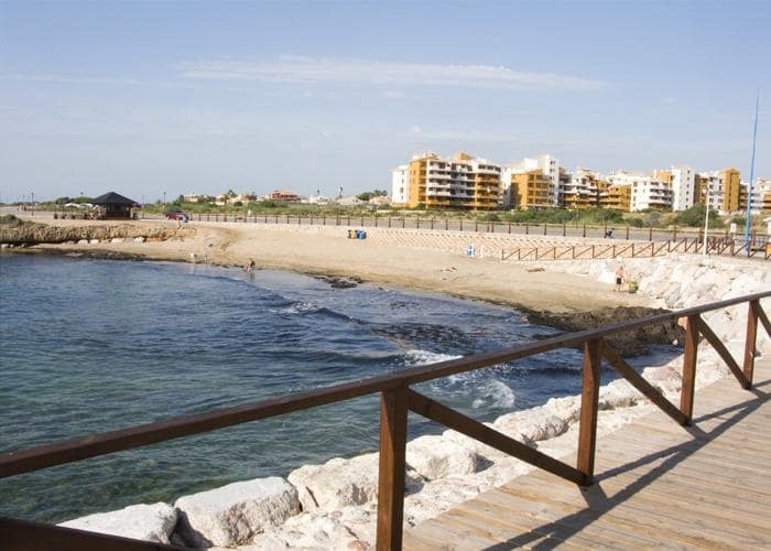 Apartamento de 2 habitaciones en Torrevieja en venta - 128.000 € (Ref: 9702114)