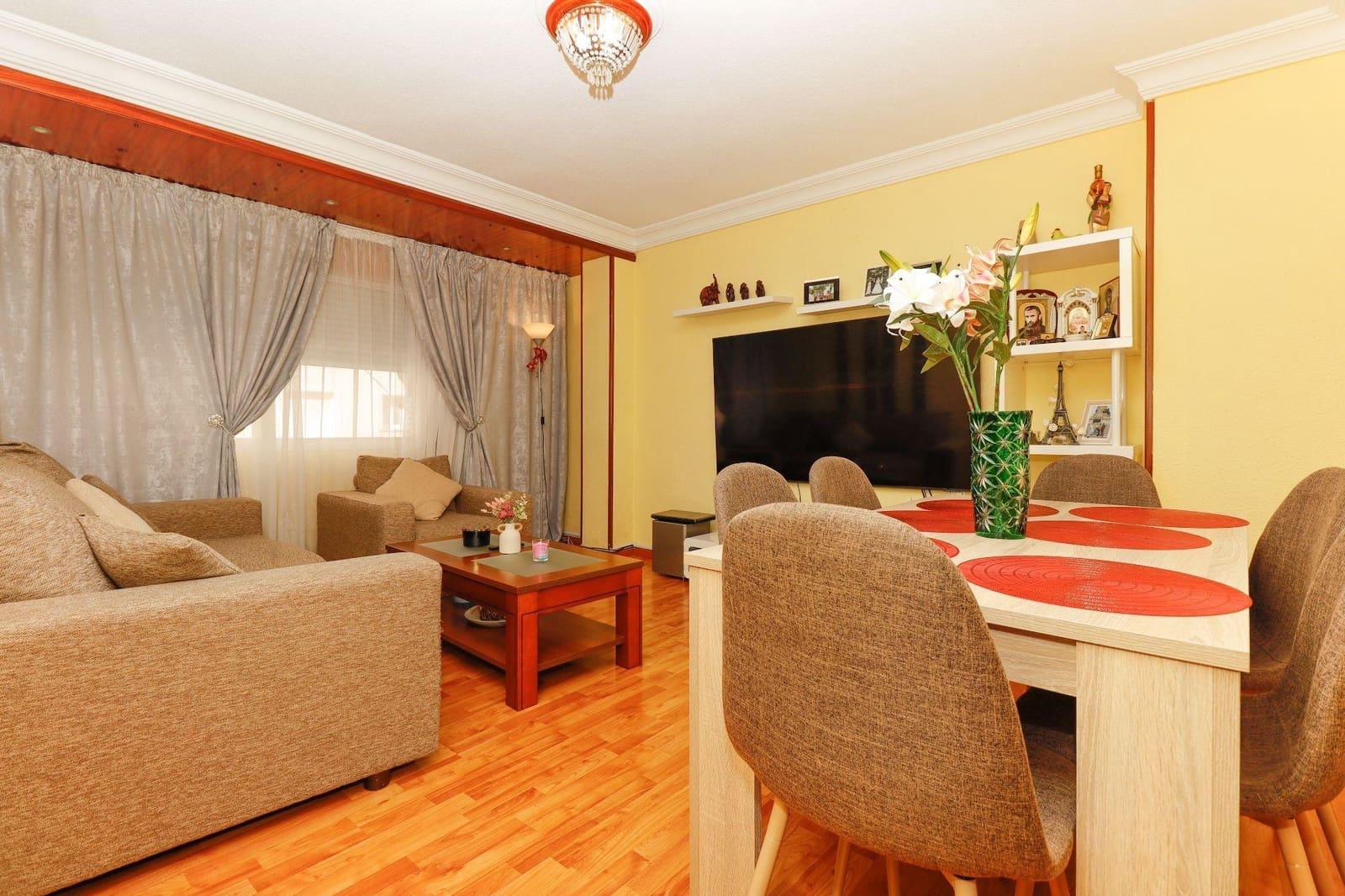 Apartamento de 2 habitaciones en Torrevieja en venta - 128.000 € (Ref: 9702114)