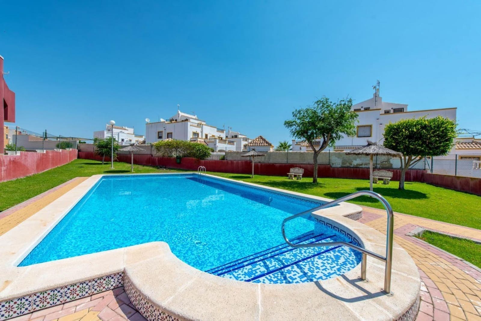 3 bedroom Terraced Villa for sale in Los Altos with pool - € 219,000 (Ref: 9721888)